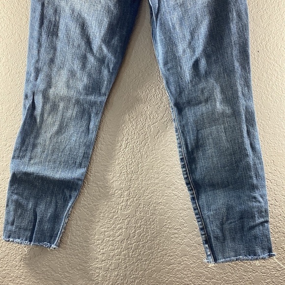 Gap True Skinny Mid Rise Distressed Jeans - Picture 8 of 9